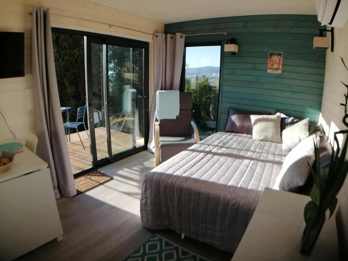 Les Lodges De L'Oliveraie De Virevent Γκρας